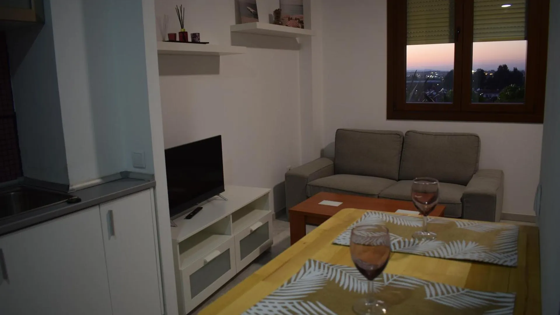 דירות סביליה Lux-Palacio Fibes 0*,